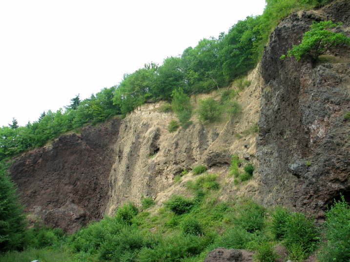 Kraterffnung des Karmelenbergs (Sommer 2005)