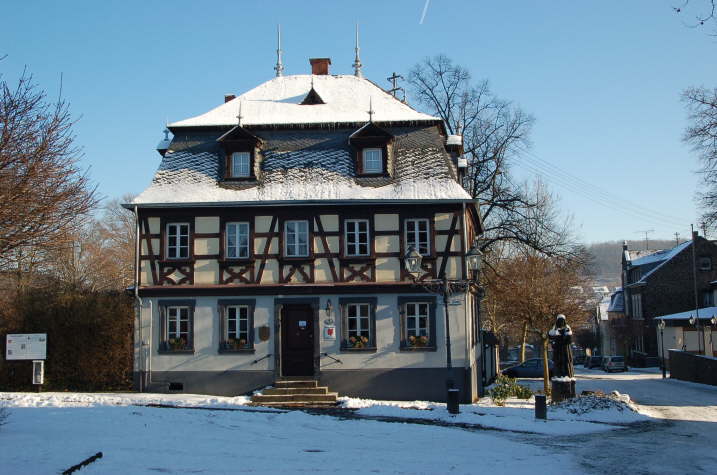Rathaus im Schnee (Winter 2005 2006)